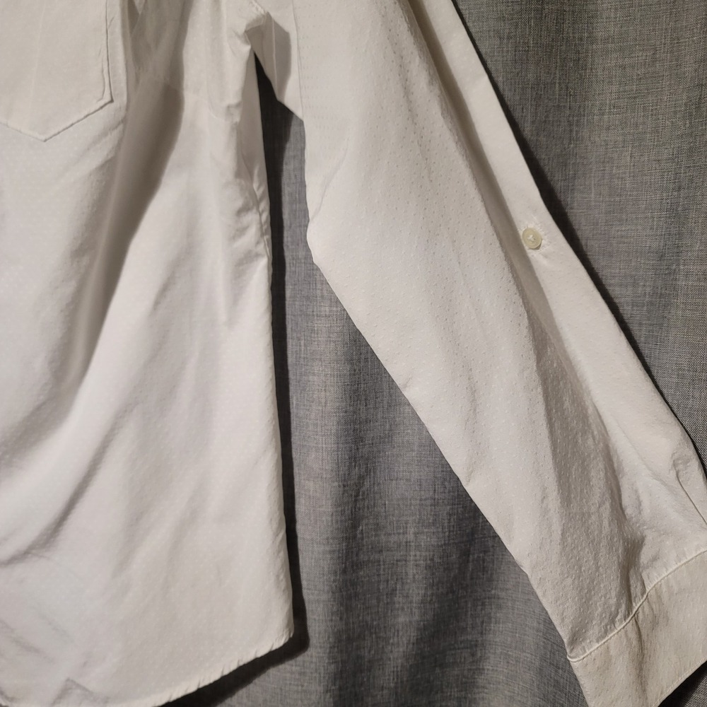 Eddie Bauer Womens Small White Dobby Roll Tab Sleeve‎ Button Down Hiking Shirt - Picture 2 of 6